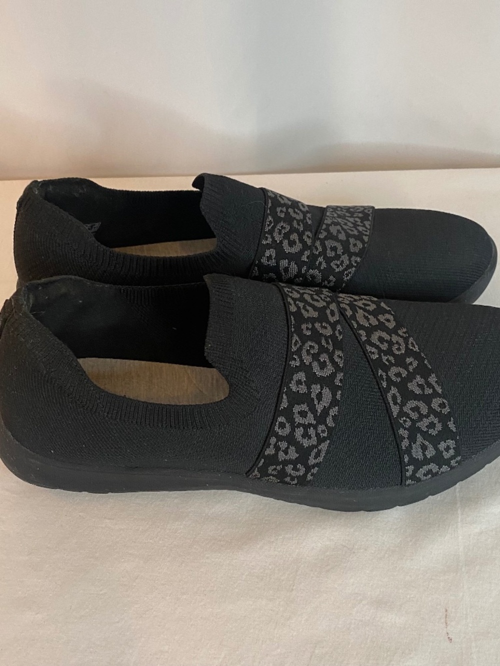 Woman's Black Flats, Size 11 - Picture 3 of 9